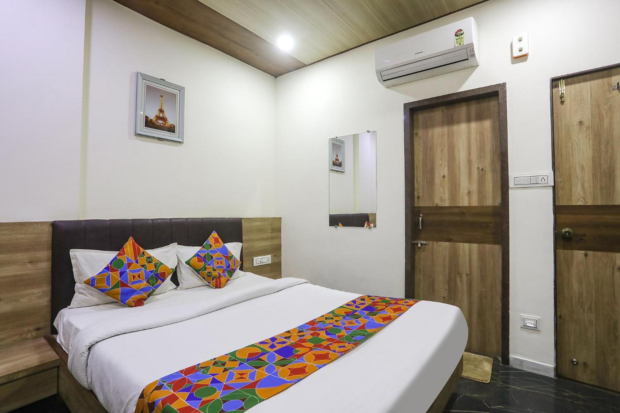 Fabhotel Vedanta Inn - Nr Sitabudli Fort 나그푸르 외부 사진