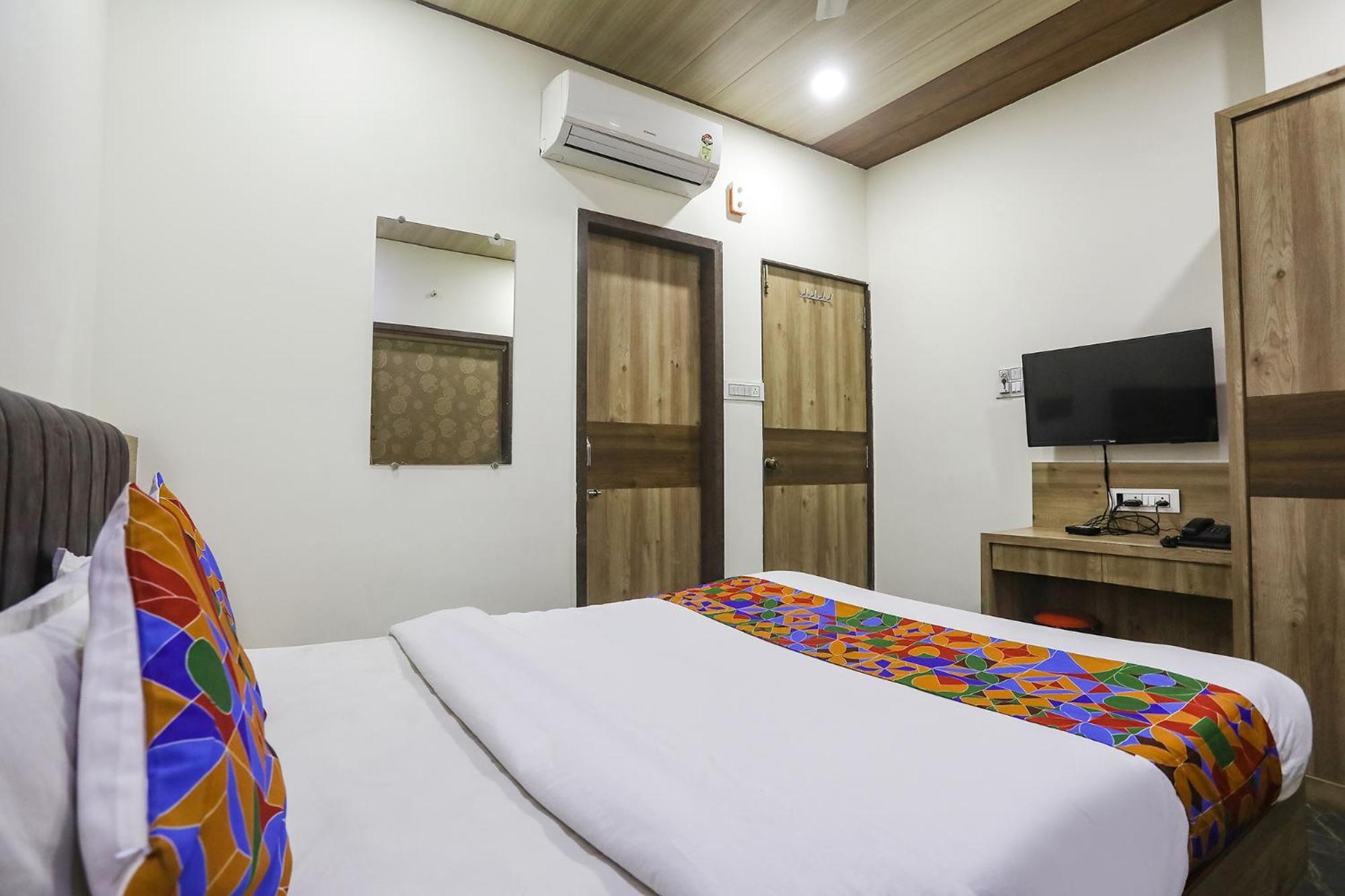 Fabhotel Vedanta Inn - Nr Sitabudli Fort 나그푸르 외부 사진
