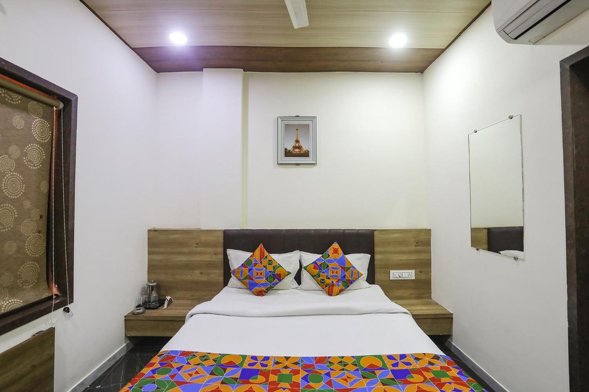 Fabhotel Vedanta Inn - Nr Sitabudli Fort 나그푸르 외부 사진